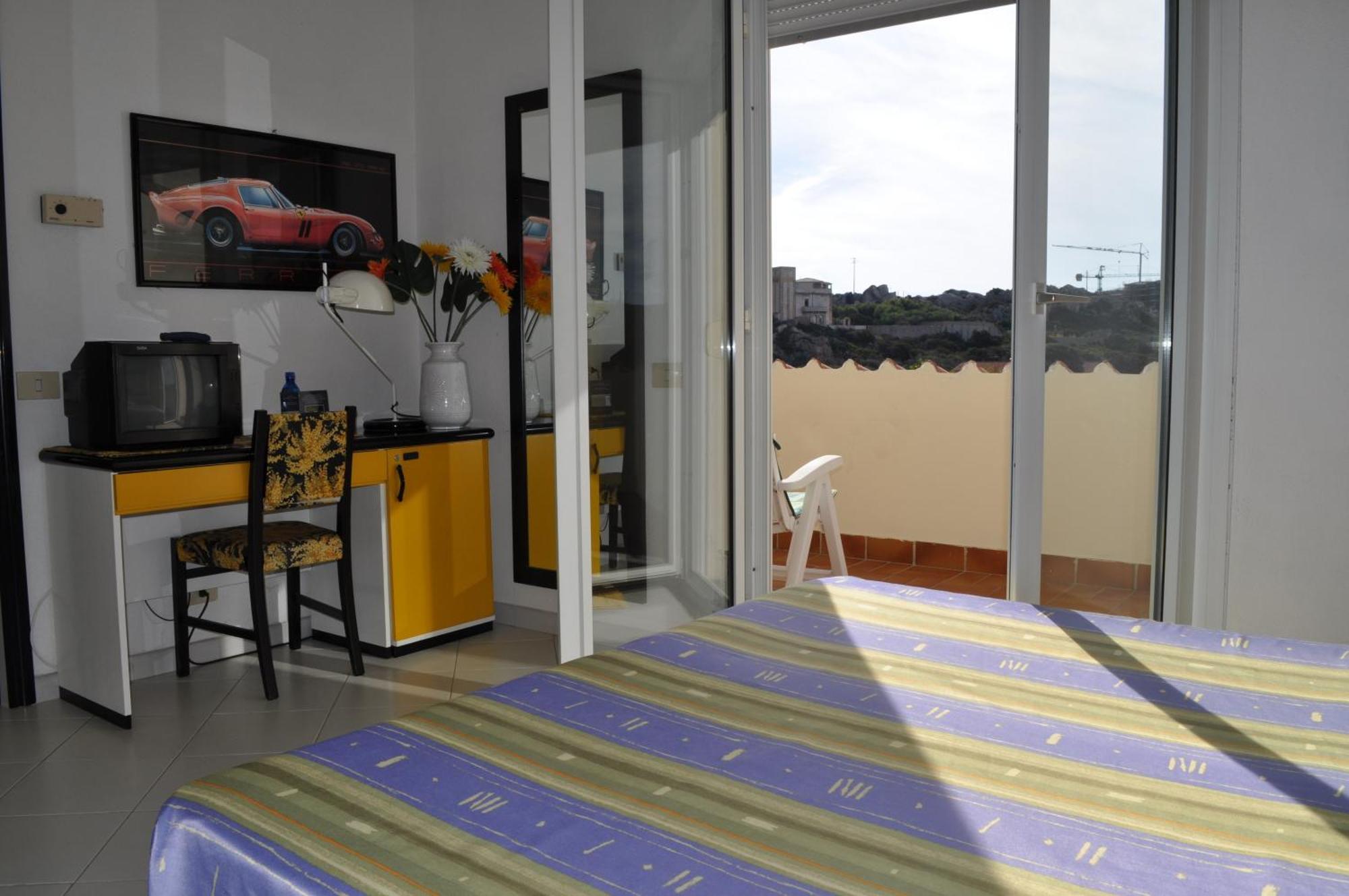 Hotel Nido D'Aquila La Maddalena  Bagian luar foto